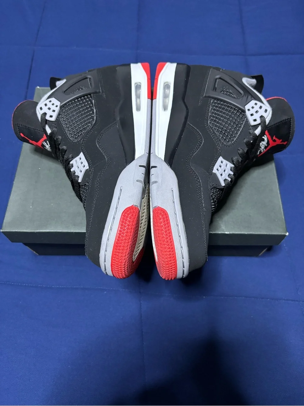 Jordan 4 Retro OG Bred 2019 Size 10.5